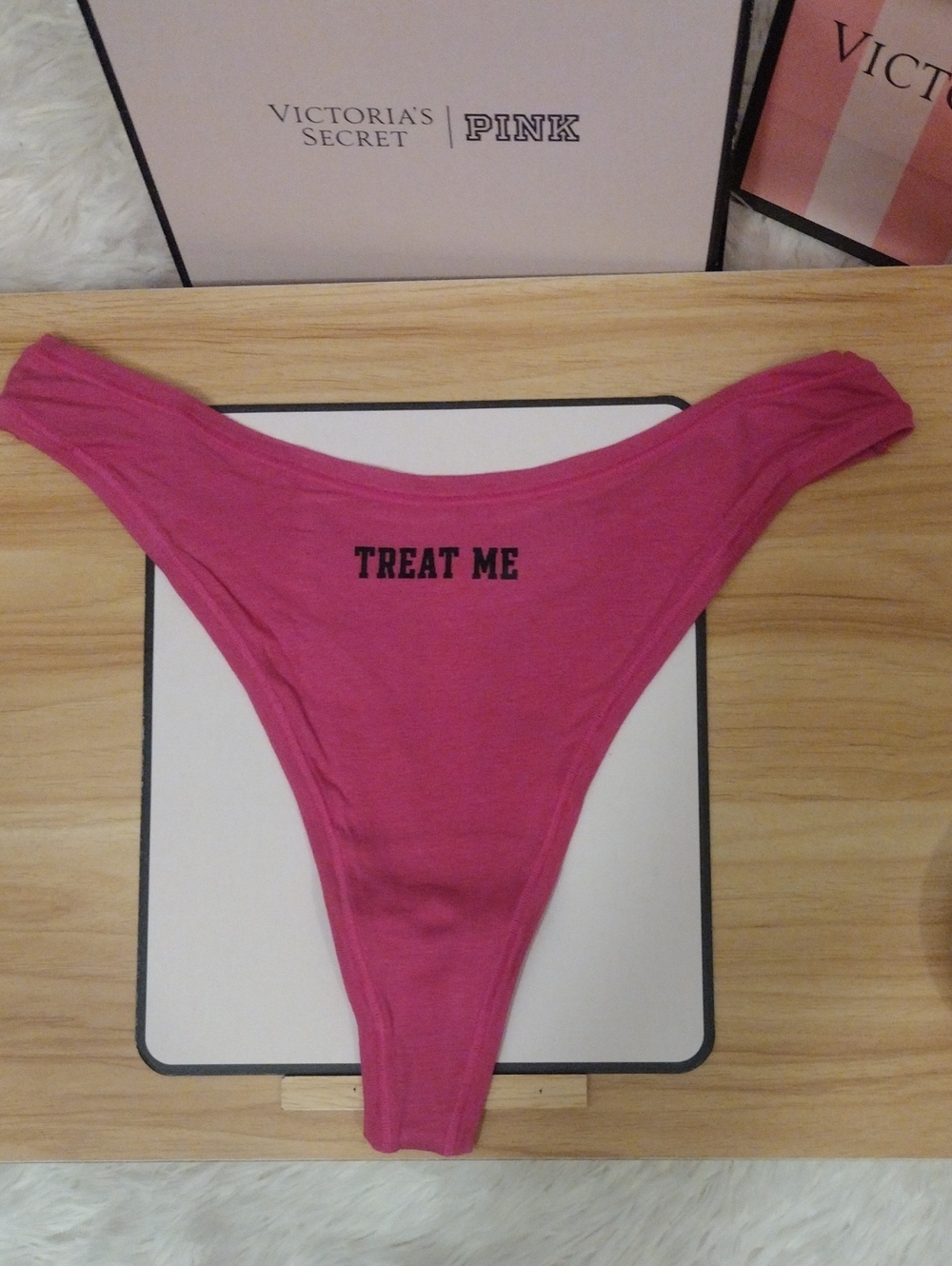 Victoria's Secret PINK "Treat Me" Pink Thong Medium NWOT